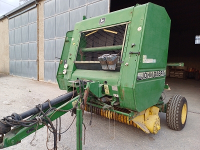 Rotopressa J. Deere 570 a camera variabile legatura spago