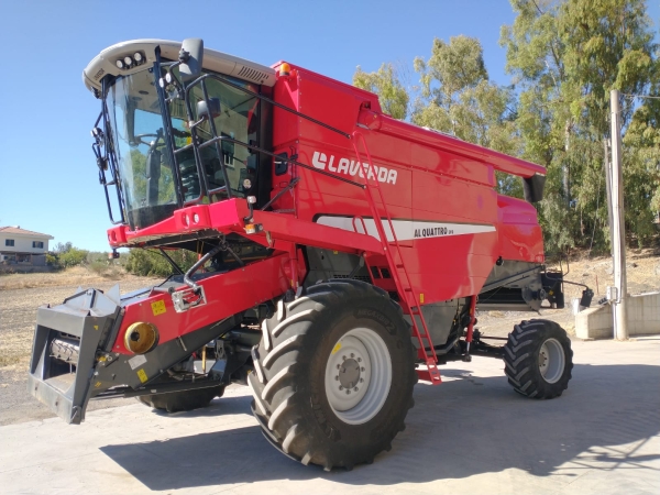 Mietitrebbia Laverda AL  Quattro Evo